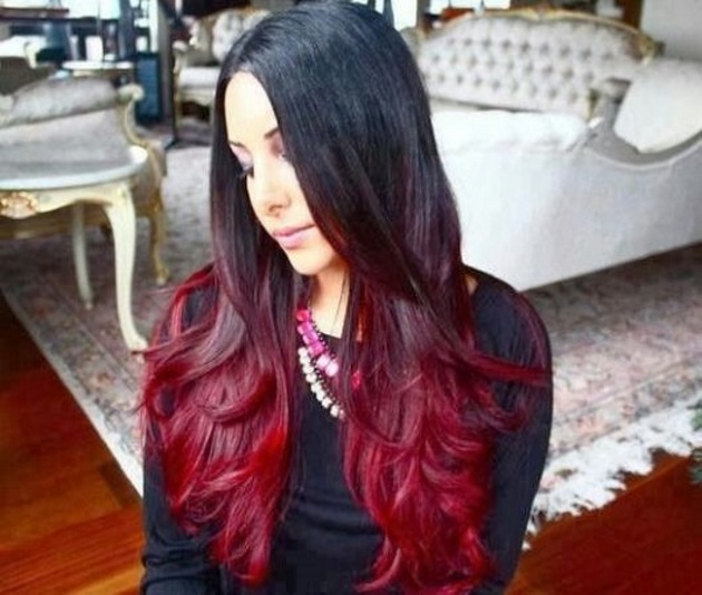 vermelho em cabelos pretos